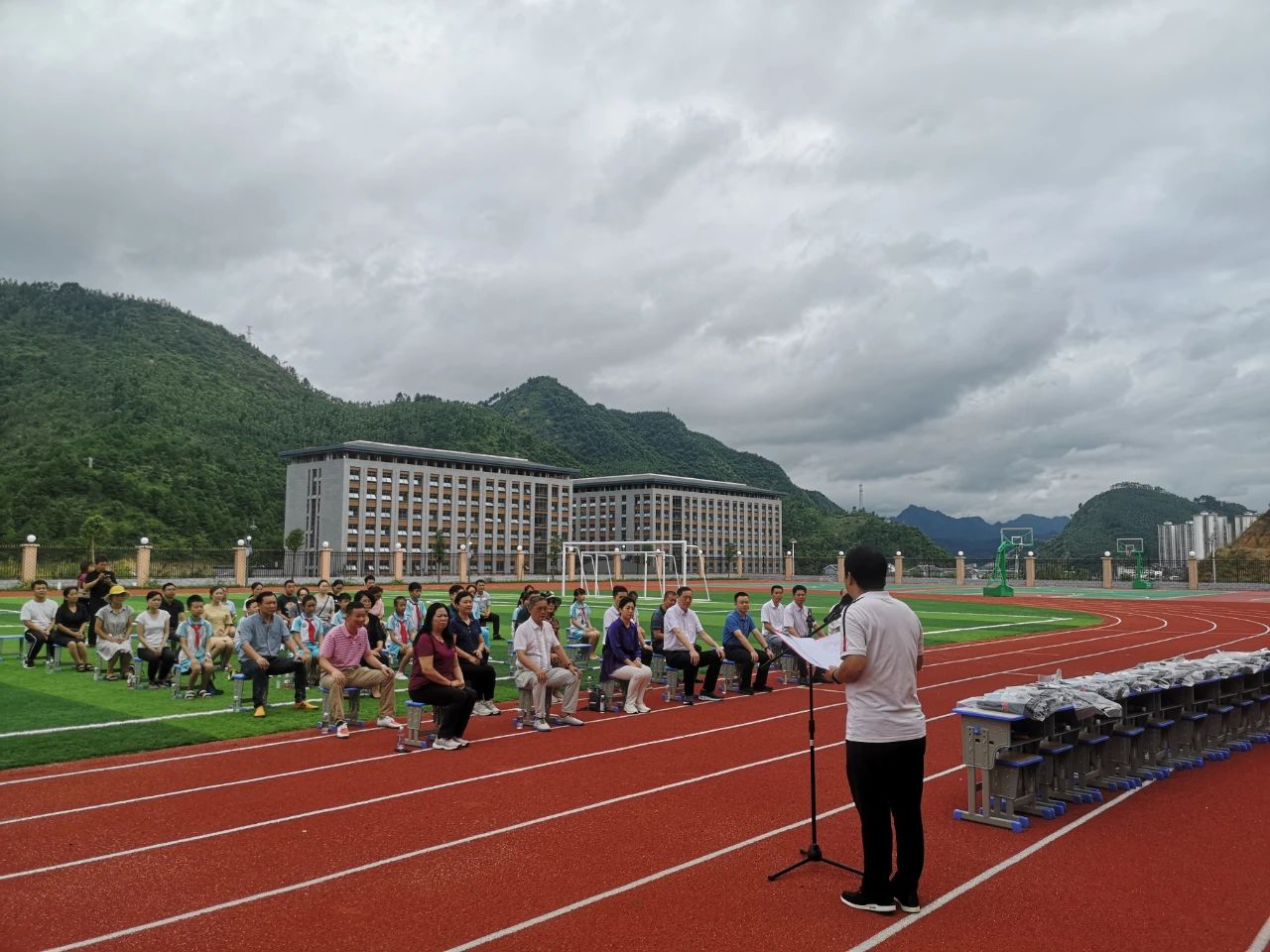 省酒協(xié)會(huì)長(zhǎng)、賽思達(dá)董事長(zhǎng)唐樹(shù)松先生赴貴州考察對(duì)接?xùn)|西部扶貧協(xié)作工作